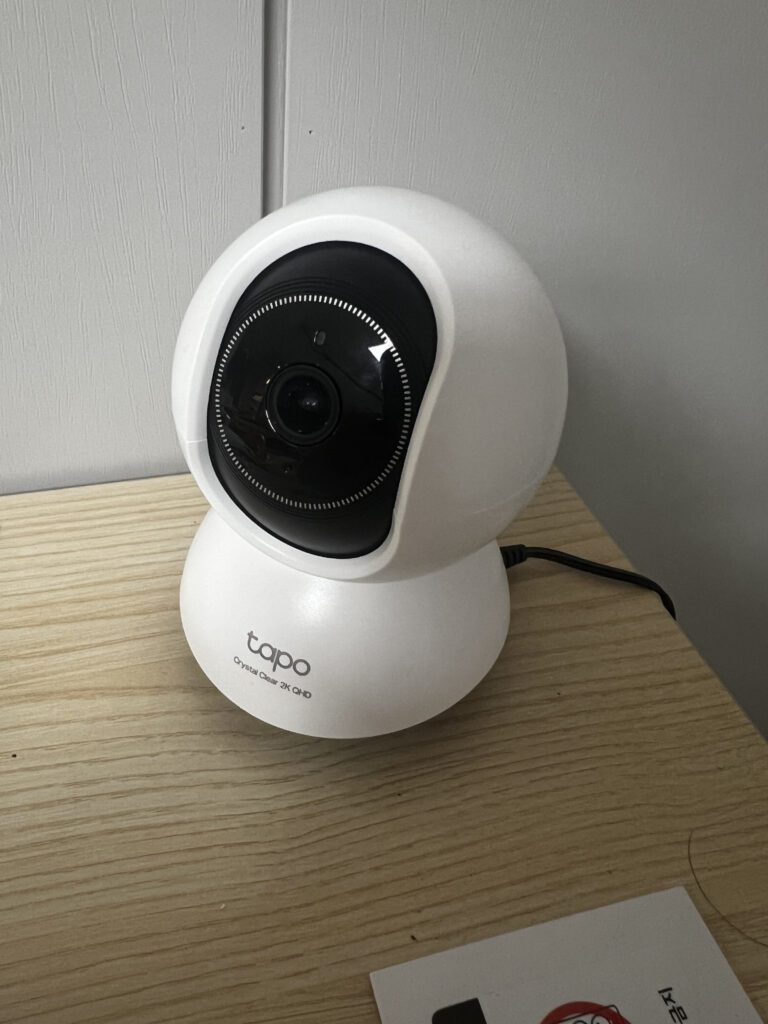책상위 tapo 홈캠